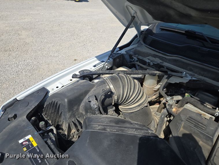 image for item EV1572 2021 Dodge Ram 5500 flatbed truck