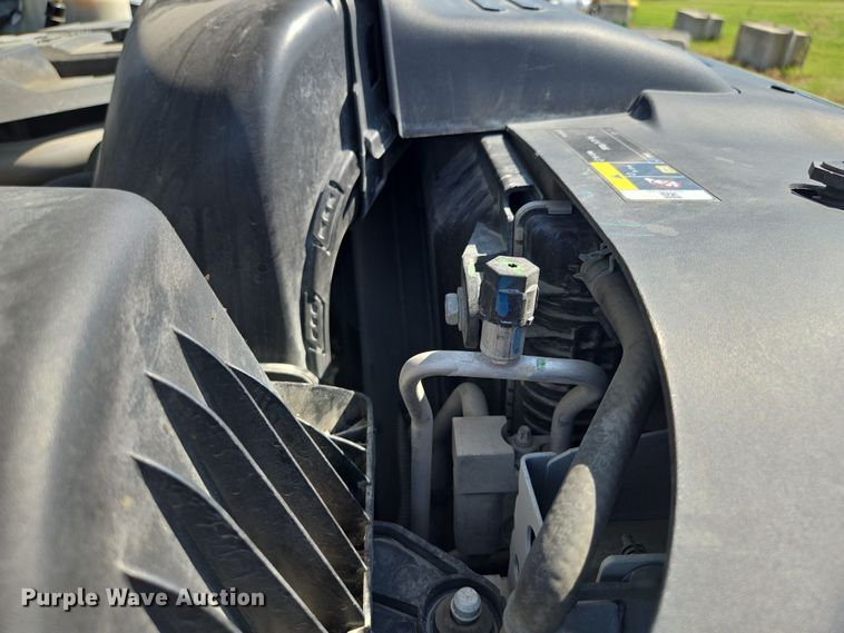 image for item EV1572 2021 Dodge Ram 5500 flatbed truck