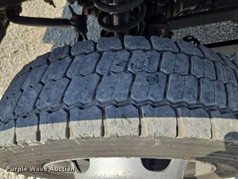 image for item EV1572 2021 Dodge Ram 5500 flatbed truck