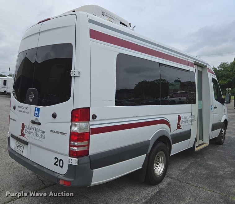 image for item FB9443 2016 Freightliner Sprinter 3500 shuttle bus