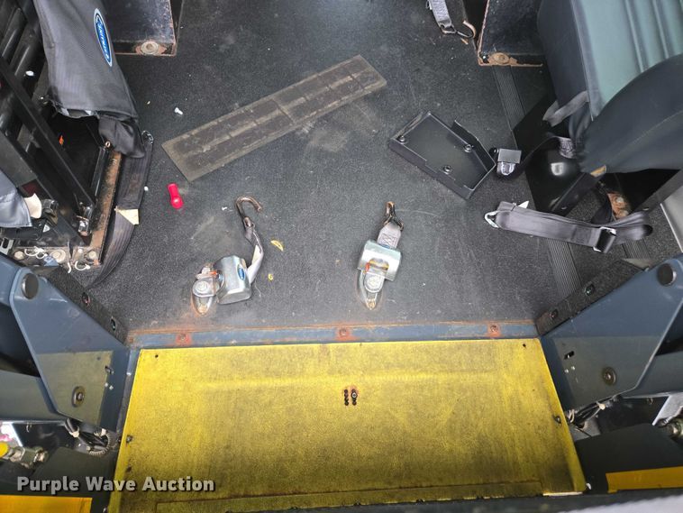 image for item FB9443 2016 Freightliner Sprinter 3500 shuttle bus