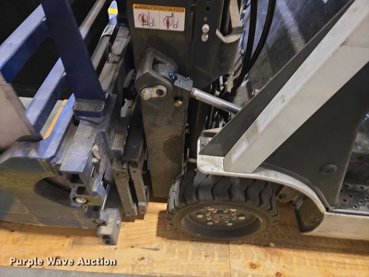 image for item FB9464 2018 UniCarriers CFS40 forklift