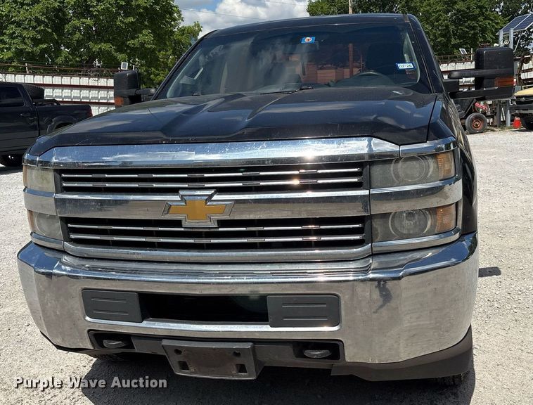 image for item ND9769 2016 Chevrolet Silverado 2500HD Double Cab pickup truck