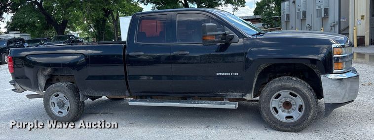 image for item ND9769 2016 Chevrolet Silverado 2500HD Double Cab pickup truck