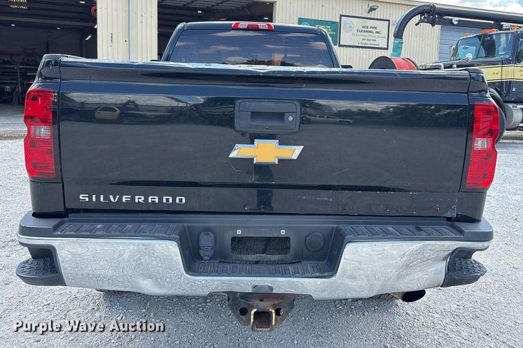 image for item ND9769 2016 Chevrolet Silverado 2500HD Double Cab pickup truck