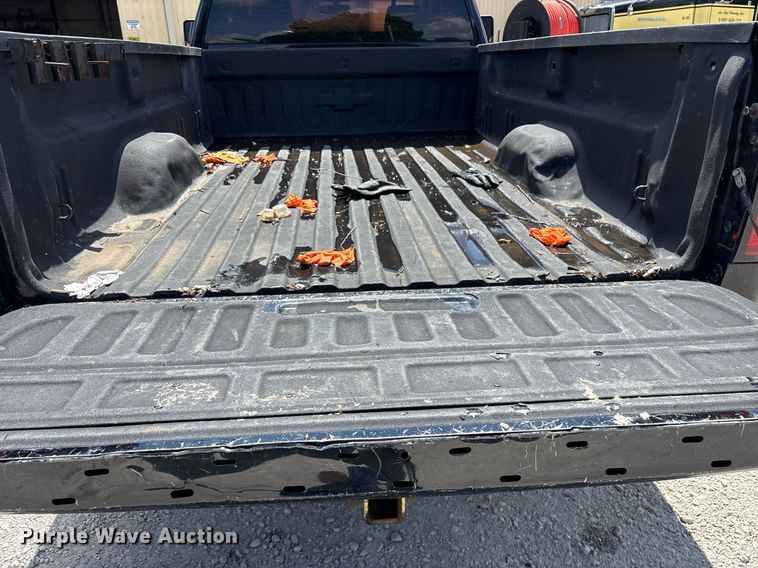 image for item ND9769 2016 Chevrolet Silverado 2500HD Double Cab pickup truck