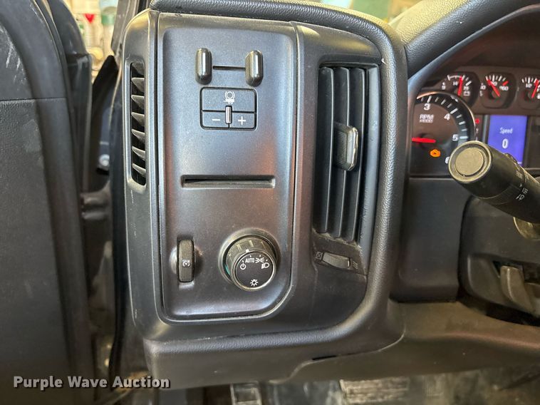 image for item ND9769 2016 Chevrolet Silverado 2500HD Double Cab pickup truck