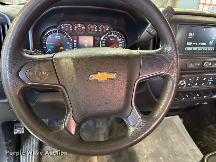 image for item ND9769 2016 Chevrolet Silverado 2500HD Double Cab pickup truck