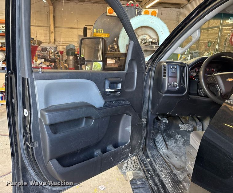 image for item ND9769 2016 Chevrolet Silverado 2500HD Double Cab pickup truck