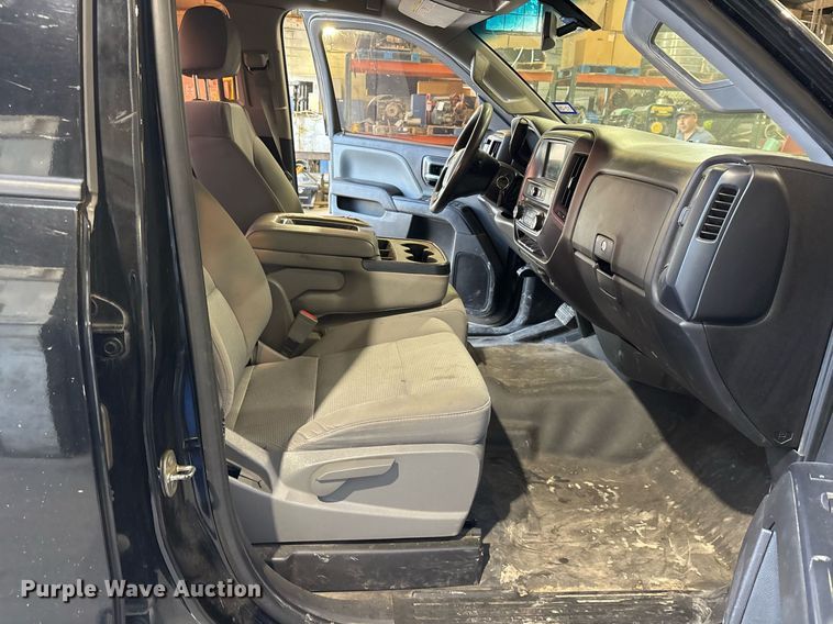 image for item ND9769 2016 Chevrolet Silverado 2500HD Double Cab pickup truck