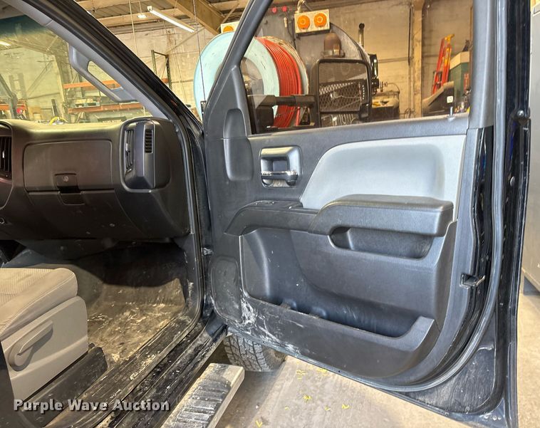 image for item ND9769 2016 Chevrolet Silverado 2500HD Double Cab pickup truck