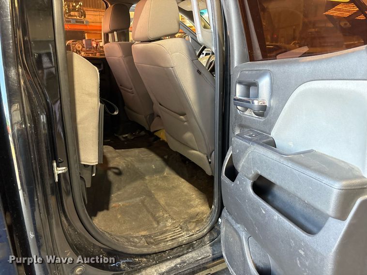 image for item ND9769 2016 Chevrolet Silverado 2500HD Double Cab pickup truck