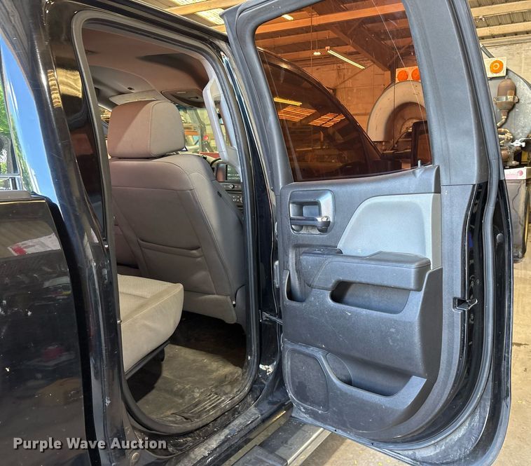 image for item ND9769 2016 Chevrolet Silverado 2500HD Double Cab pickup truck