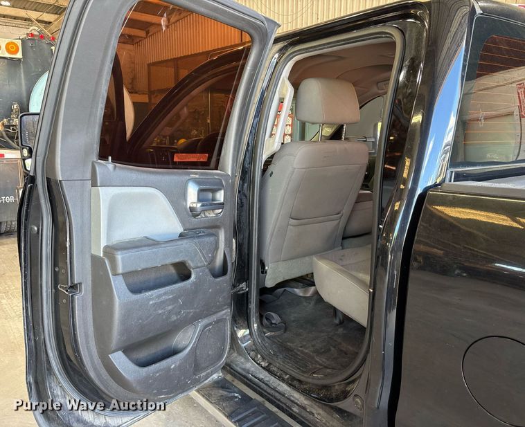 image for item ND9769 2016 Chevrolet Silverado 2500HD Double Cab pickup truck