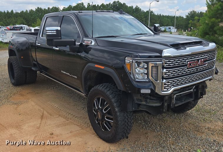 image for item YA0529 2023 GMC Sierra 3500HD Denali Crew Cab pickup truck