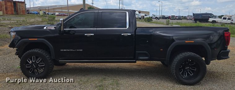 image for item YA0529 2023 GMC Sierra 3500HD Denali Crew Cab pickup truck