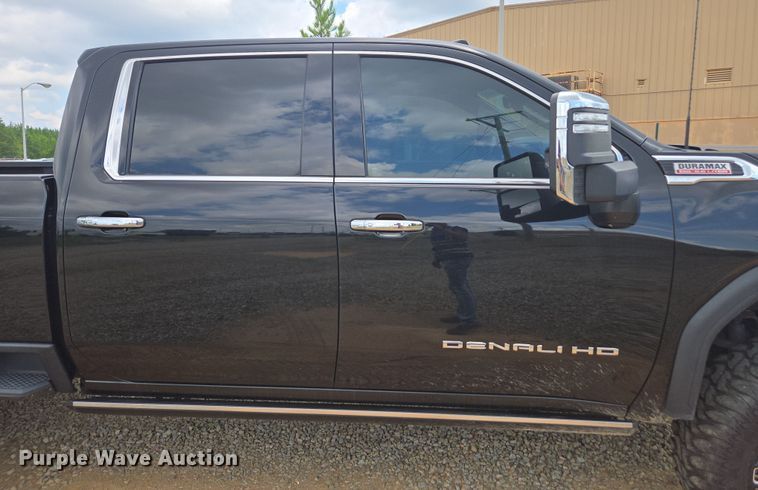 image for item YA0529 2023 GMC Sierra 3500HD Denali Crew Cab pickup truck