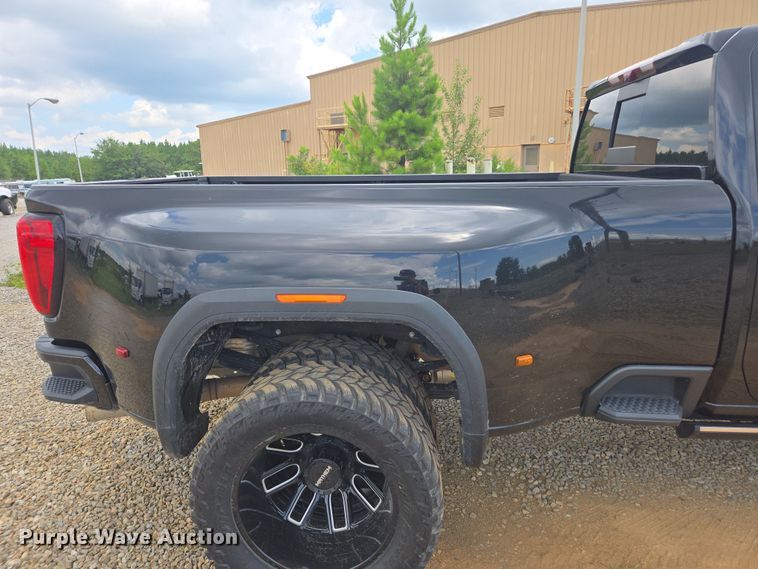 image for item YA0529 2023 GMC Sierra 3500HD Denali Crew Cab pickup truck