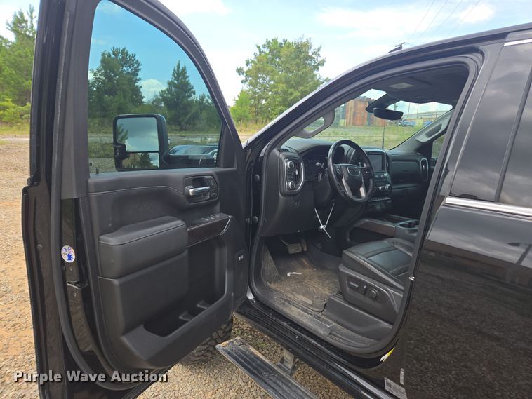 image for item YA0529 2023 GMC Sierra 3500HD Denali Crew Cab pickup truck