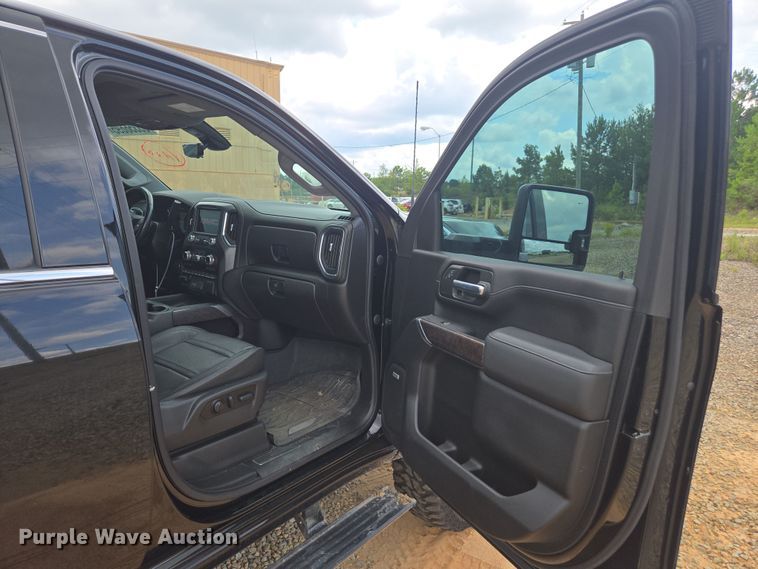 image for item YA0529 2023 GMC Sierra 3500HD Denali Crew Cab pickup truck