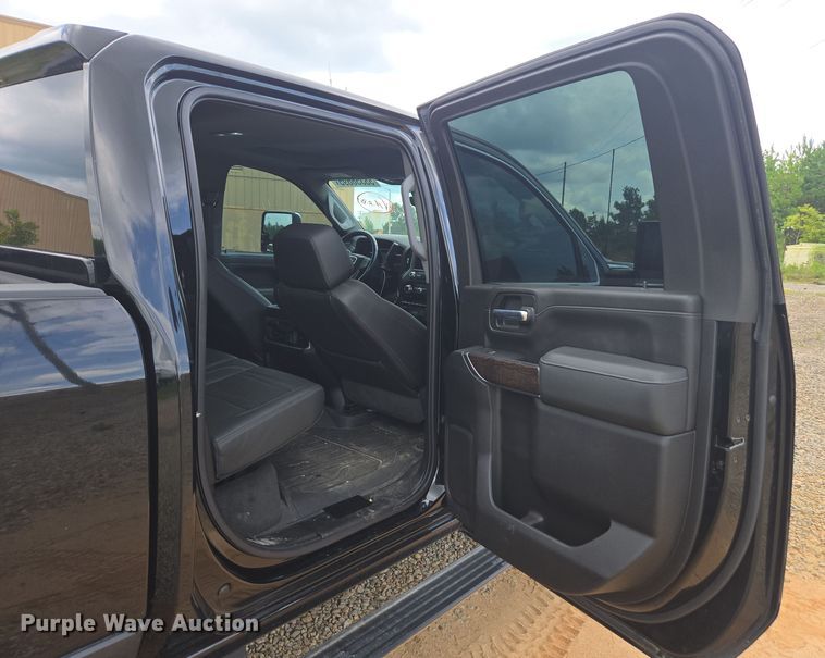 image for item YA0529 2023 GMC Sierra 3500HD Denali Crew Cab pickup truck