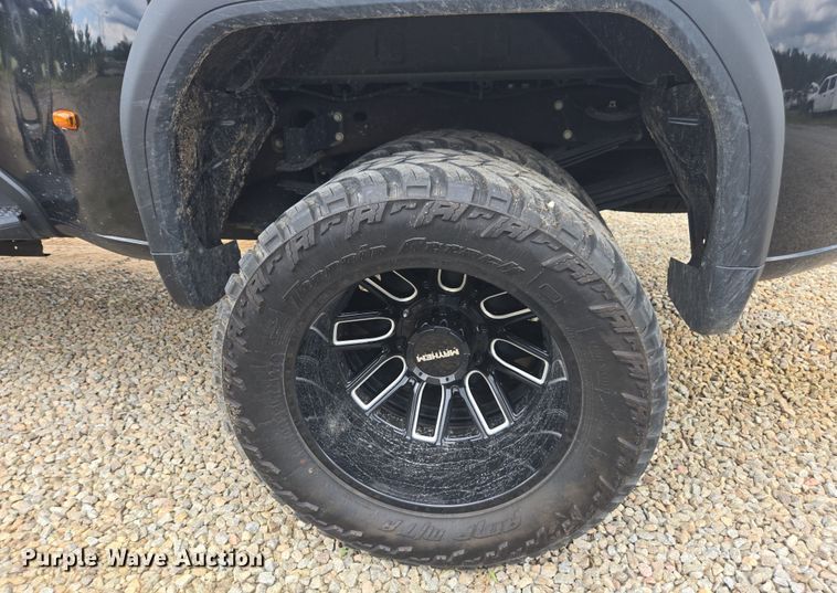 image for item YA0529 2023 GMC Sierra 3500HD Denali Crew Cab pickup truck