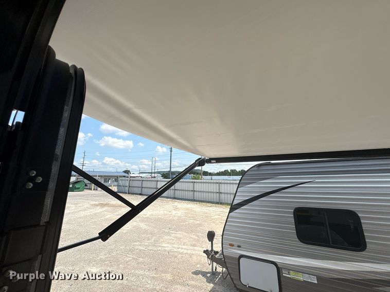 image for item YA0761 2025 StarCraft Autumn Ridge camper