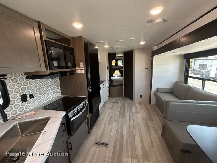 image for item YA0761 2025 StarCraft Autumn Ridge camper