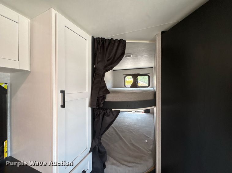 image for item YA0761 2025 StarCraft Autumn Ridge camper