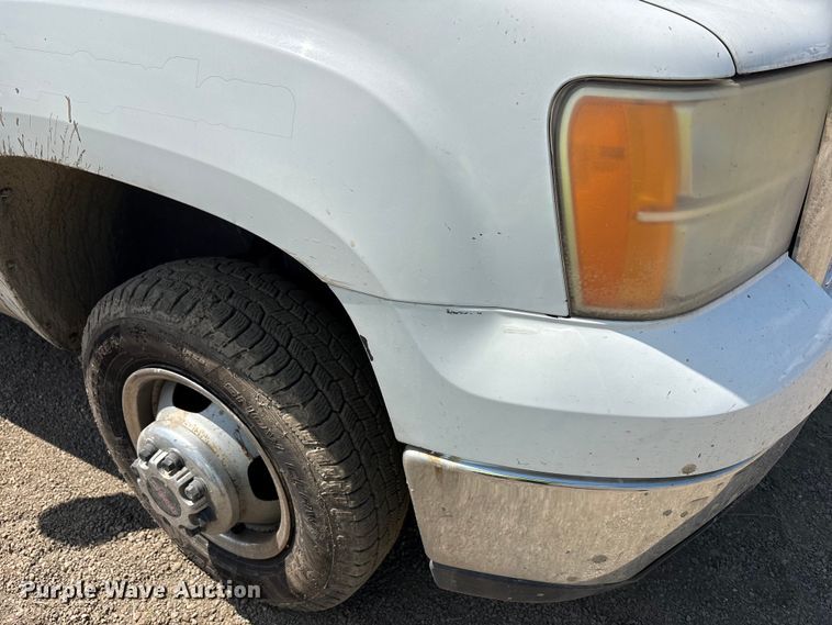 image for item YA0774 2007 GMC Sierra 3500HD tow truck