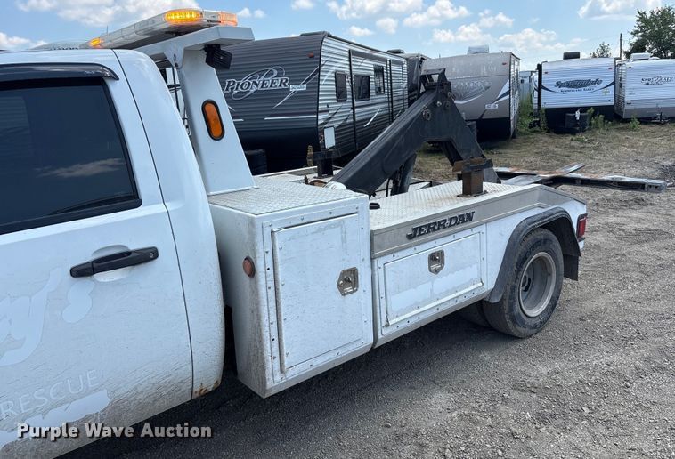 image for item YA0774 2007 GMC Sierra 3500HD tow truck