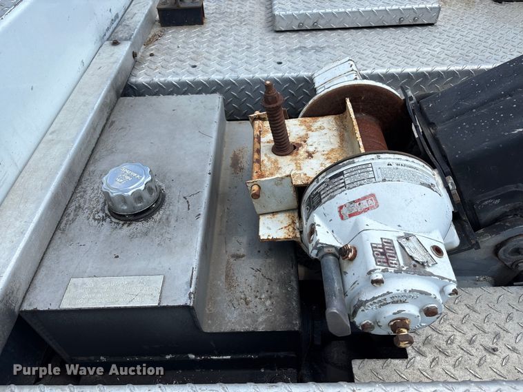 image for item YA0774 2007 GMC Sierra 3500HD tow truck