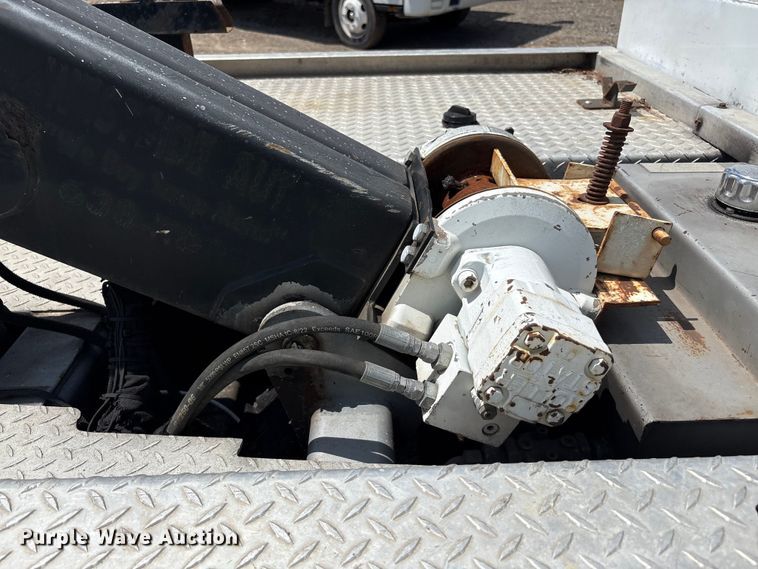 image for item YA0774 2007 GMC Sierra 3500HD tow truck