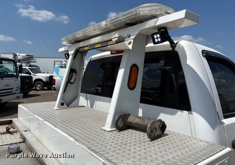 image for item YA0774 2007 GMC Sierra 3500HD tow truck