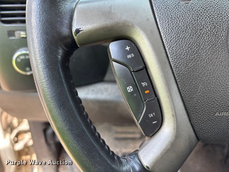 image for item YA0774 2007 GMC Sierra 3500HD tow truck