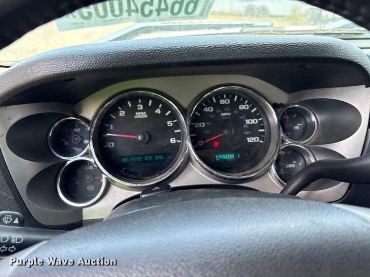 image for item YA0774 2007 GMC Sierra 3500HD tow truck