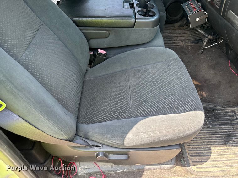 image for item YA0774 2007 GMC Sierra 3500HD tow truck