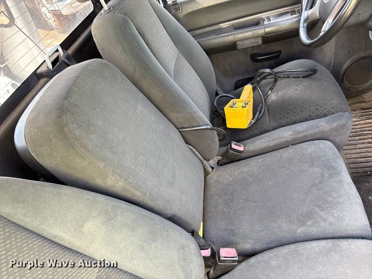 image for item YA0774 2007 GMC Sierra 3500HD tow truck