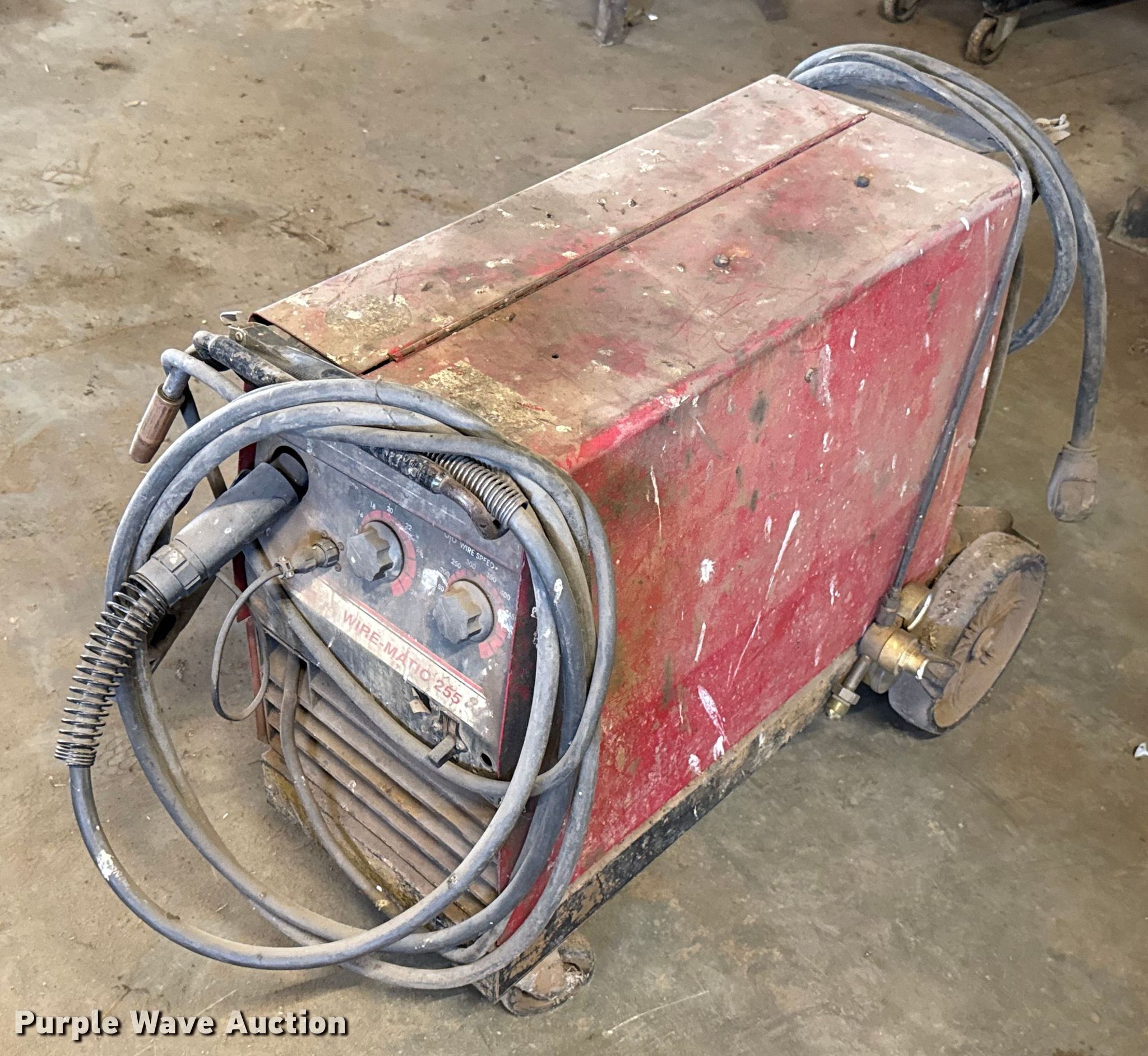 Lincoln Electric Wire-Matic 255 welder in Okemah, OK | Item EU2128