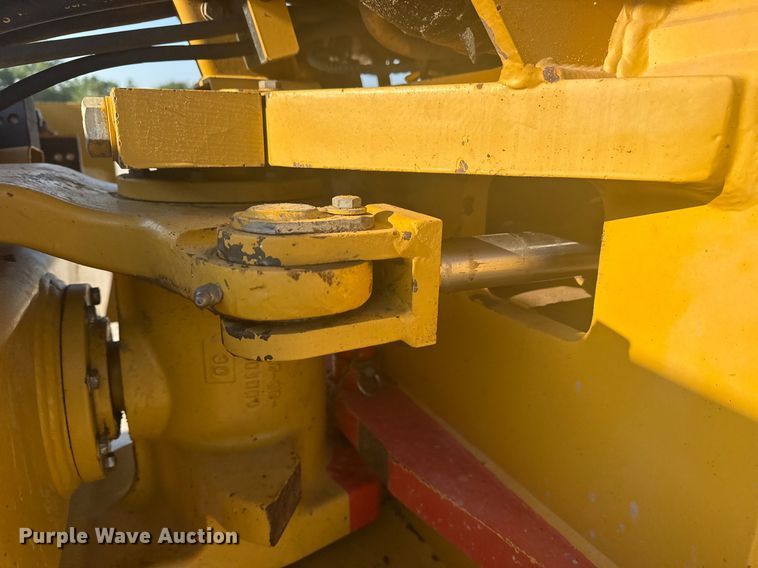 image for item DJ7749 2009 Caterpillar CS56 single drum vibratory roller