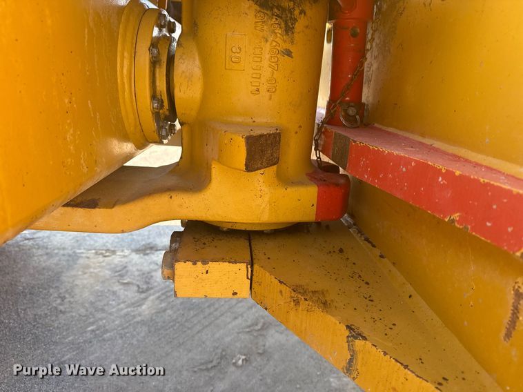 image for item DJ7749 2009 Caterpillar CS56 single drum vibratory roller