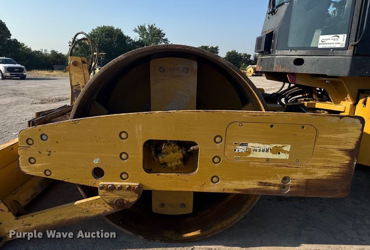 image for item DJ7749 2009 Caterpillar CS56 single drum vibratory roller