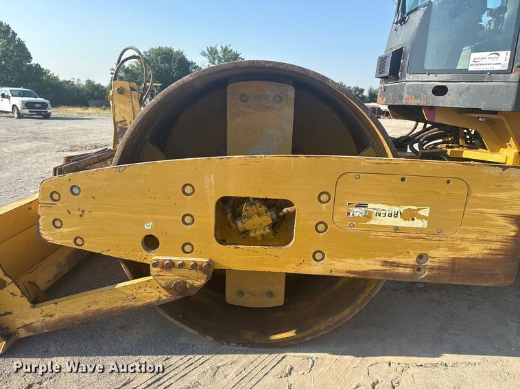 image for item DJ7749 2009 Caterpillar CS56 single drum vibratory roller