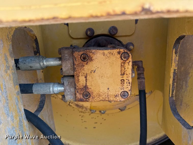 image for item DJ7749 2009 Caterpillar CS56 single drum vibratory roller