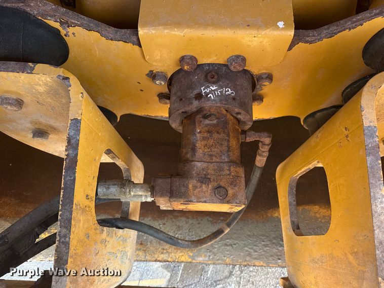 image for item DJ7749 2009 Caterpillar CS56 single drum vibratory roller