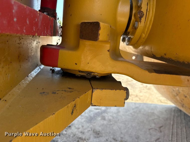 image for item DJ7749 2009 Caterpillar CS56 single drum vibratory roller