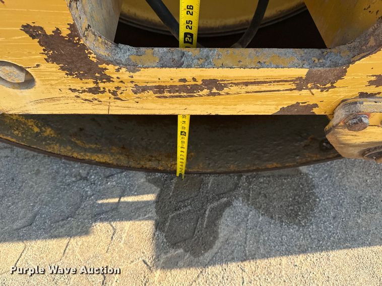 image for item DJ7749 2009 Caterpillar CS56 single drum vibratory roller