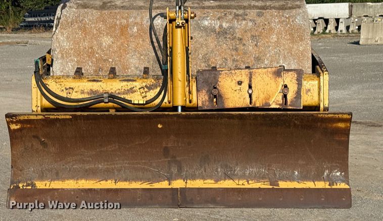 image for item DJ7749 2009 Caterpillar CS56 single drum vibratory roller