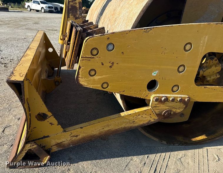 image for item DJ7749 2009 Caterpillar CS56 single drum vibratory roller