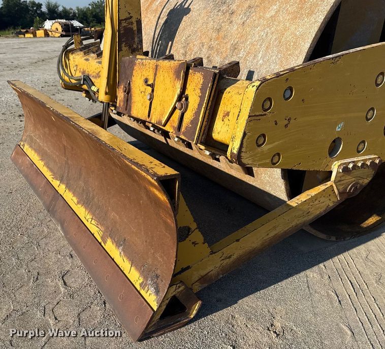 image for item DJ7749 2009 Caterpillar CS56 single drum vibratory roller